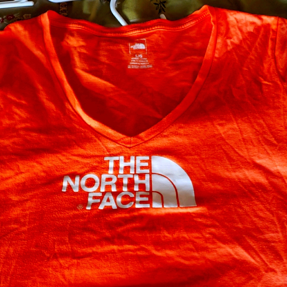 Ladies The North Face shirt